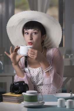 Klasik temalı pinup kız