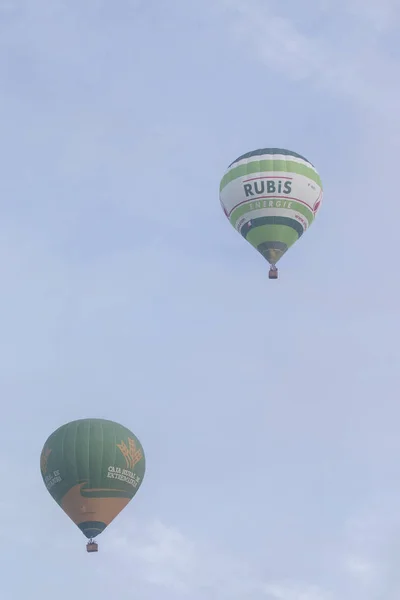 Wzniesienia gorące powietrze balony festiwalu — Zdjęcie stockowe