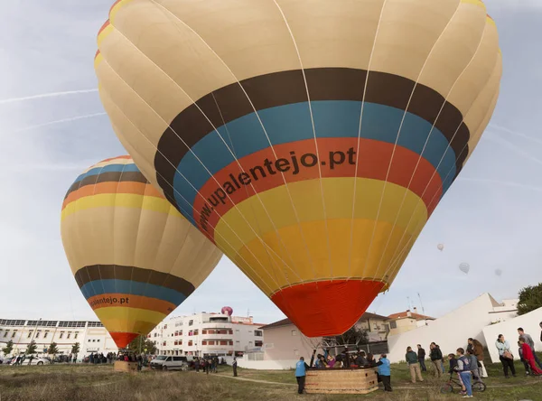 Ascension du festival des montgolfières — Photo