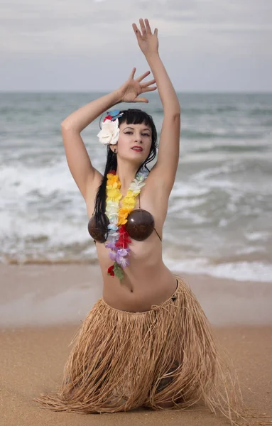 Hula themed pinup girl — Stock Photo, Image