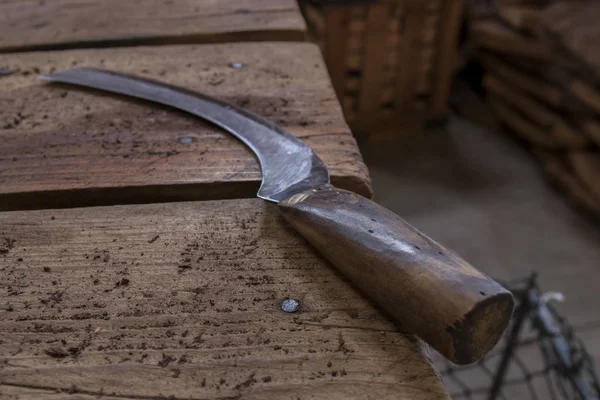 Нож инструмент для нарезки пробки — стоковое фото