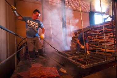 iş yerinde mantar kazan