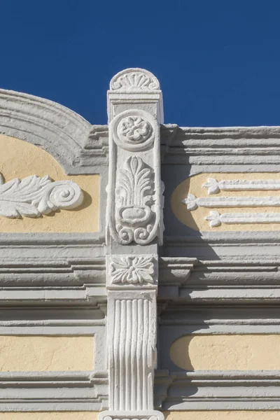 Fachada detallada típica de la arquitectura portuguesa — Foto de Stock