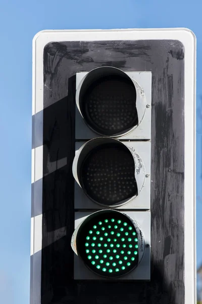 Green light in traffic signal — Stock Photo, Image