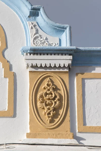 Fachada detalhada típica da arquitetura portuguesa — Fotografia de Stock