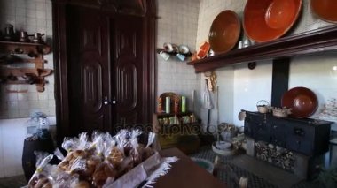 Sao sütyen De Alportel, Portekiz - 14 Kasım 2016 - mükemmel korunmuş eski vintage geleneksel mutfak Müzesi.