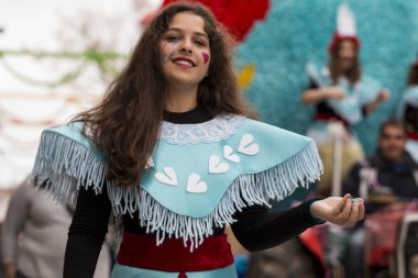 Loule, Portekiz - Şubat 2017: Renkli karnaval (Carnaval) geçit 