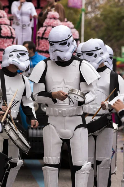 Loule, Portugália - 2017 február: (Carnaval) színes farsangi felvonulás — Stock Fotó