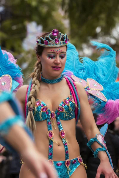 Loule, Portekiz - Şubat 2017: Renkli karnaval (Carnaval) geçit 