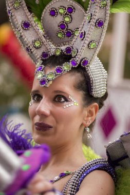 Loule, Portekiz - Şubat 2017: Renkli karnaval (Carnaval) geçit 