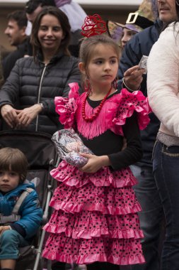Loule, Portekiz - Şubat 2017: Renkli karnaval (Carnaval) geçit 