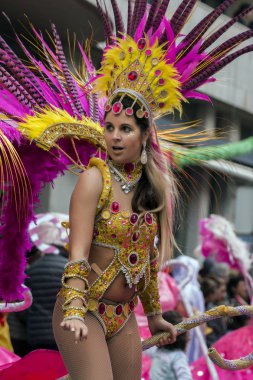 Loule, Portekiz - Şubat 2017: Renkli karnaval (Carnaval) geçit 