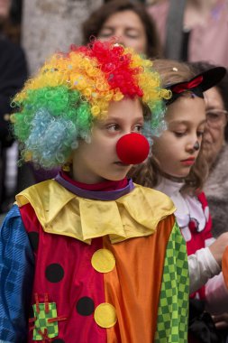 Loule, Portekiz - Şubat 2017: Renkli karnaval (Carnaval) geçit 