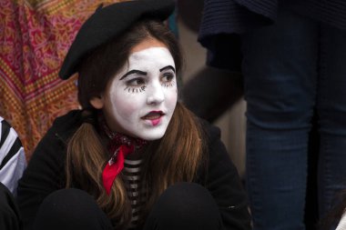 Loule, Portekiz - Şubat 2017: Renkli karnaval (Carnaval) geçit 