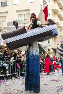 Loule, Portekiz - Şubat 2017: Renkli karnaval (Carnaval) geçit 