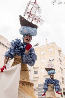 Loule, Portekiz - Şubat 2017: Renkli karnaval (Carnaval) geçit 