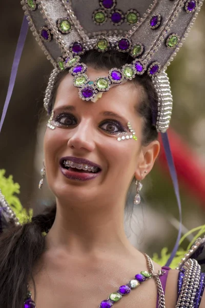 LOULE, PORTUGAL - FEB 2017: Colorido desfile de carnaval —  Fotos de Stock