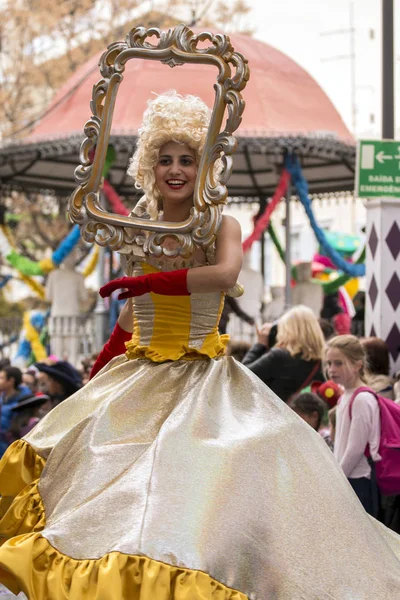 LOULE, PORTOGALLO - FEB 2017: Carnevale colorato (Carnevale) Parade — Foto Stock