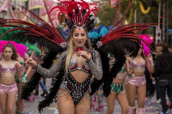 Loule, Portugalsko - únor 2017: Barevný karneval (Carnaval) Parade — Stock fotografie