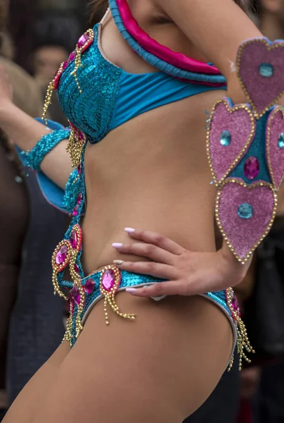 Bailarina de disfraces femenina de carnaval —  Fotos de Stock
