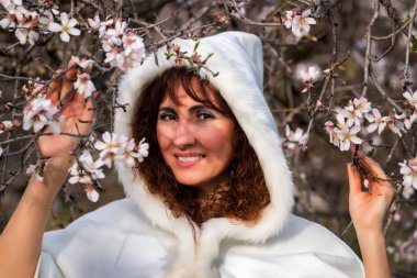 doğa üzerinde kadın moda