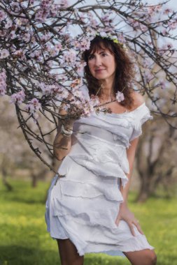 doğa üzerinde kadın moda