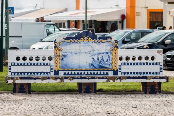 美丽的装饰的 azulejo 长椅 — 图库照片