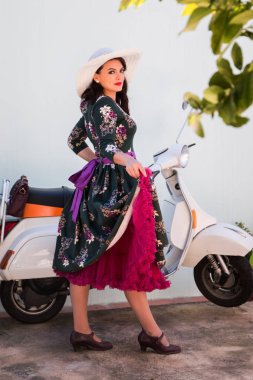 Sonraki motosiklet için vintage kız