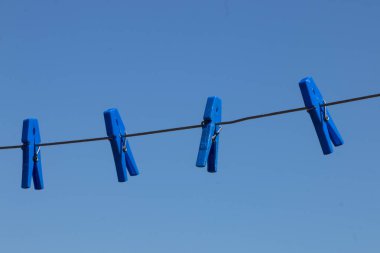 Mandal bir tel üzerinde