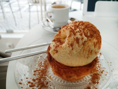 muhallebi tard ile kahve