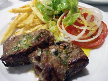 Akdeniz defnesi domuz ile Espetada