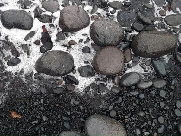 Playa de piedra típica de Madeira — Foto de Stock