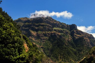 Madeira Adası'nın dağ manzarası