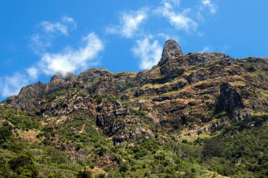 Madeira Adası'nın dağ manzarası