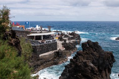 Porto Moniz volkanik sahil