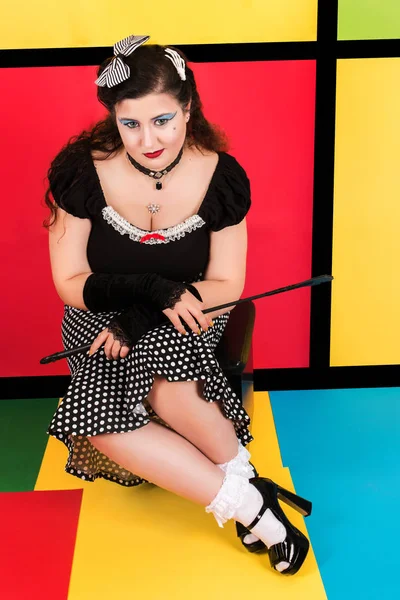 Pinup ragazza in pop art sfondo — Foto Stock