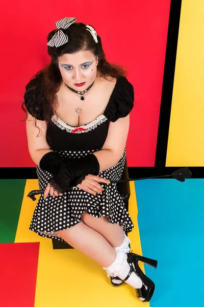 Pinup ragazza in pop art sfondo — Foto Stock