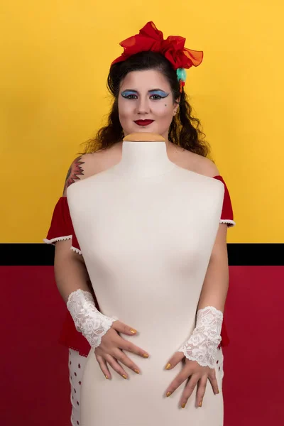 Pinup menina em pop art pano de fundo — Fotografia de Stock