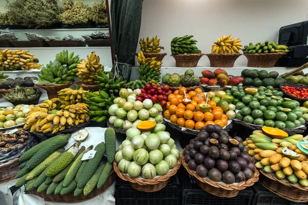 Variedade de frutas exóticas — Fotografia de Stock