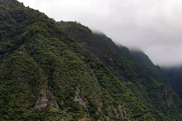 Bergslandskapet i ön Madeira — Stockfoto