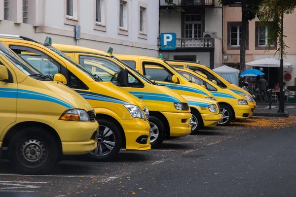 Yellow taxis in Madeira island — Stock Photo, Image