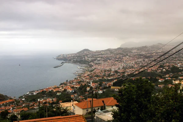 Širokoúhlý objektiv města Funchal — Stock fotografie