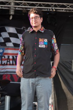 Pinup adam Gotik şık podyum