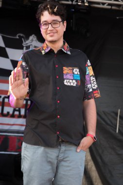 Pinup adam Gotik şık podyum