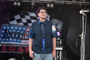 Pinup adam Gotik şık podyum