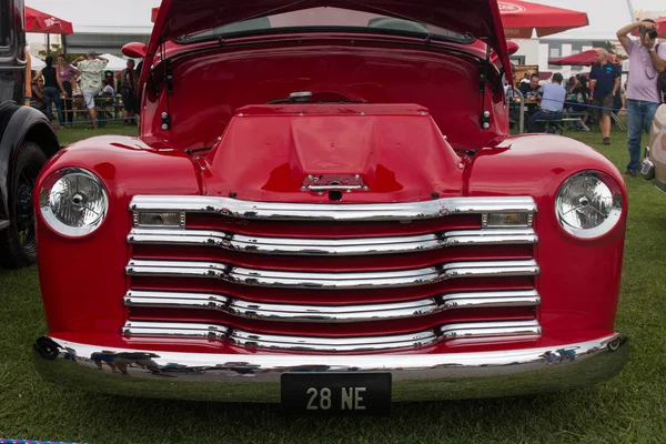 1948 Camión Chevrolet rojo — Foto de Stock