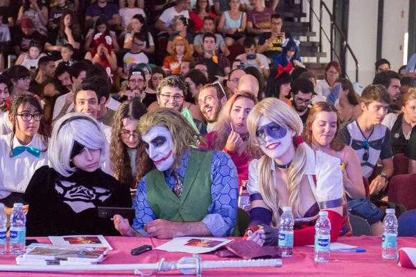 Audiencia y juri del espectáculo de cosplay — Foto de Stock