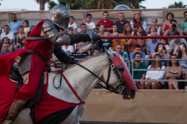 At ile Ortaçağ savaşçı