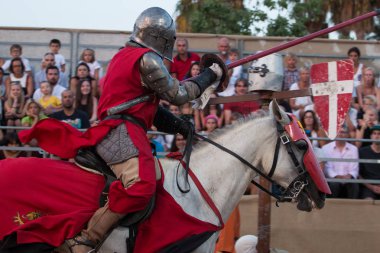 At ile Ortaçağ savaşçı