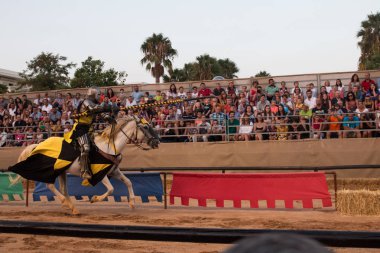 At ile Ortaçağ savaşçı